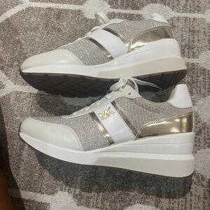 Michael Kors NWOT.5M Glitter Mesh Trainer White Gold Silver